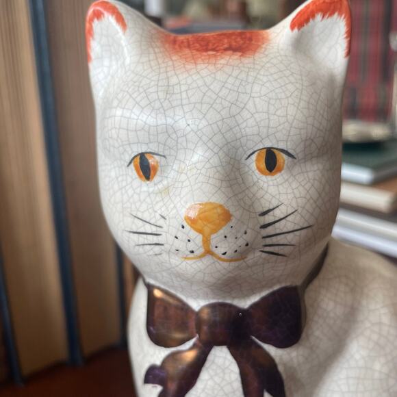 Staffordshire Cat Figurines with Bows – 1970s Collectible Pair - Picture 5 of 10